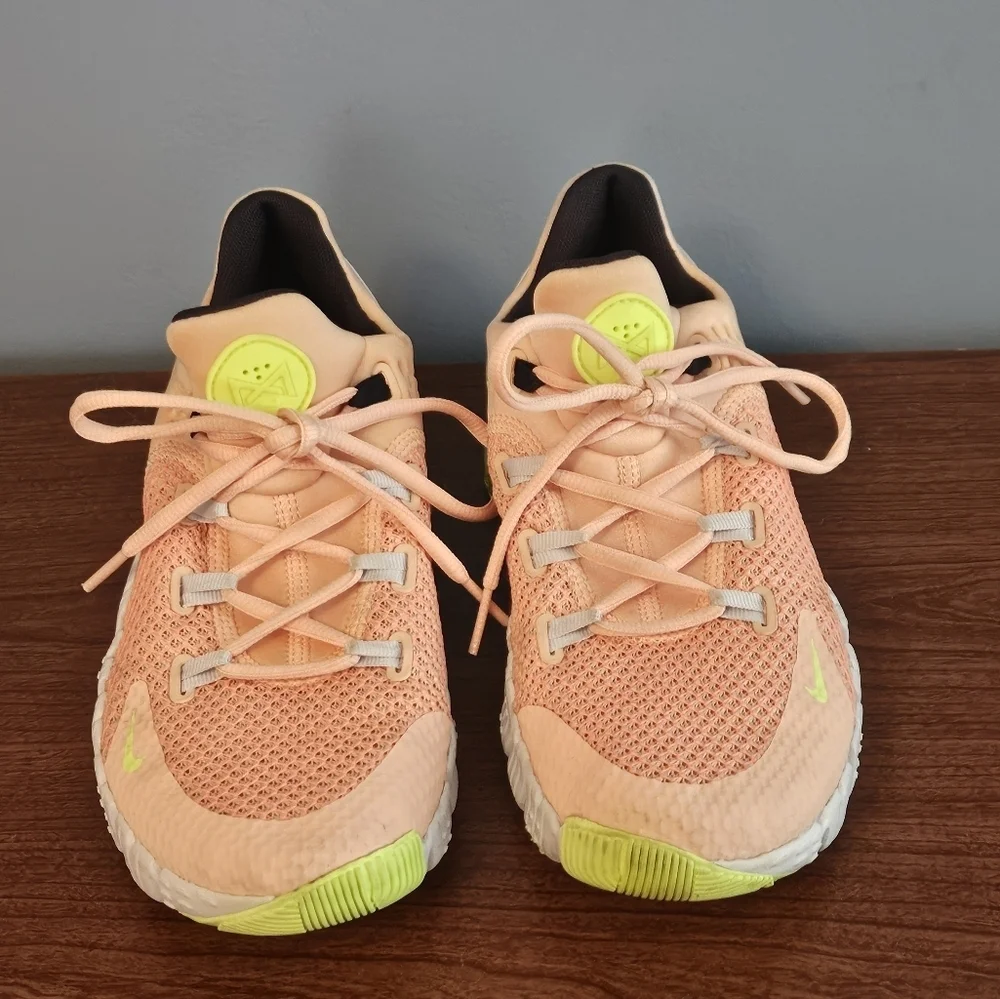 Nike Free Metcon 4 EUC Size 9.5